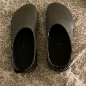 Birkenstock clogs. Size 8 Grey